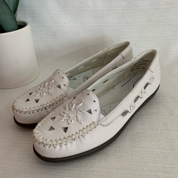 New Dr.Scholl’s White Leather Slip On Moccasin Loafers Women’s 5.5M - Picture 6 of 12